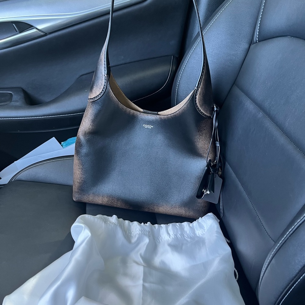 Coach Brooklyn 28 in loved leather
